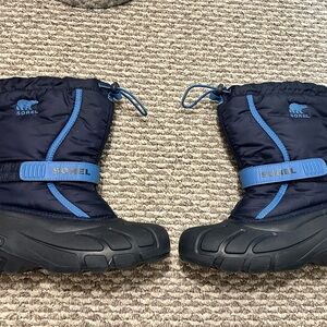 Sorel unisex-child Youth/Children's Flurry Boot Snow Boot(rarely used)/US size 5